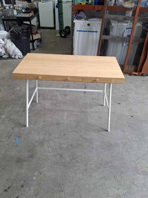 Second-hand IKEA Desk