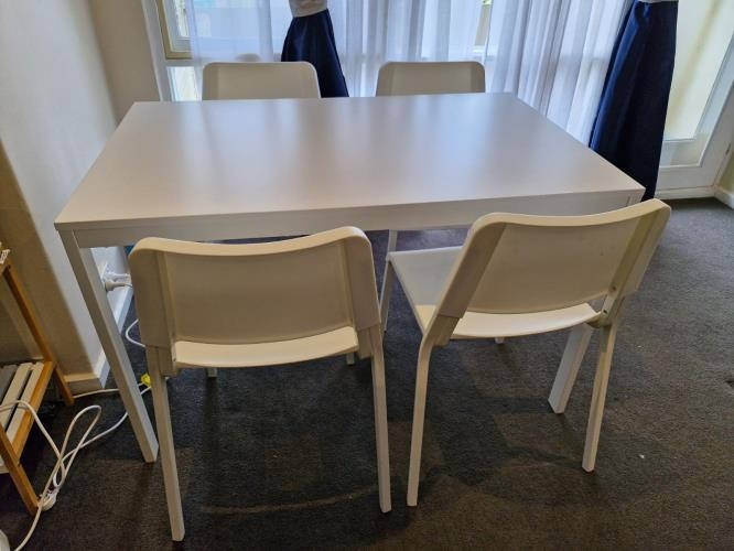 Second-hand IKEA Extendable Dining Table with 4 Chairs