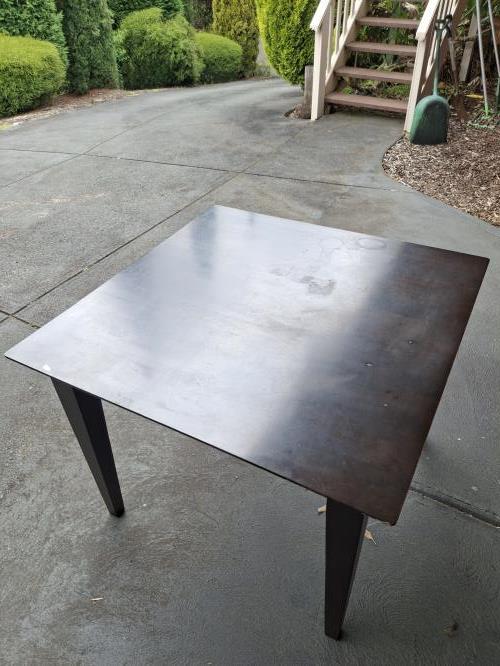 Second-hand Table