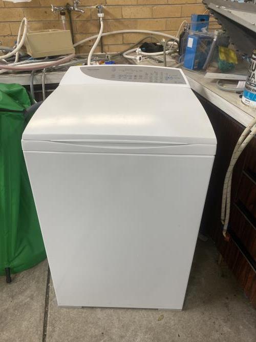 Second-hand Fisher & Paykel 7kg Top Load Washing Machine