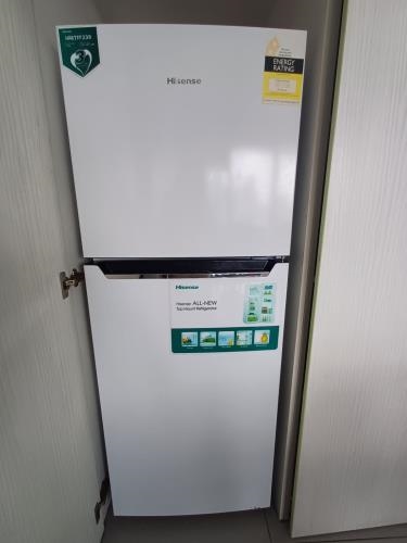 Second-hand Hisense 230L Top Mount Fridge