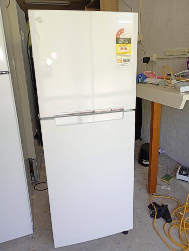Second-hand Samsung 228L Top Mount Fridge