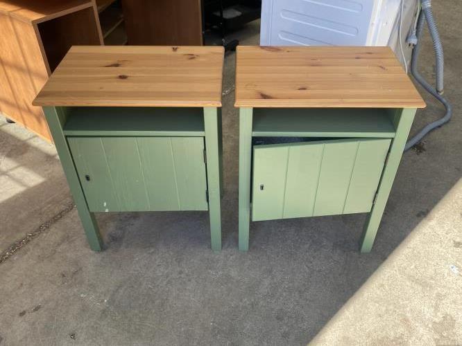 Second-hand Pair of Bedside Tables