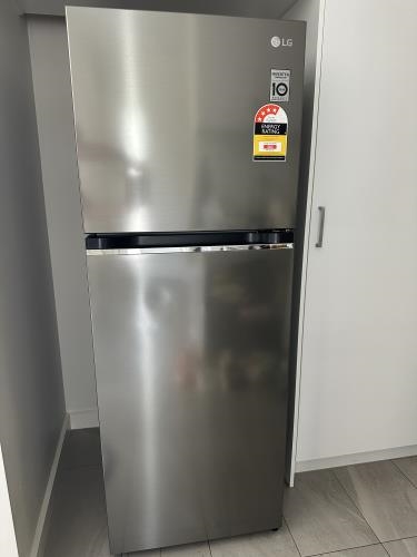 Second-hand LG 315L Top Mount Fridge