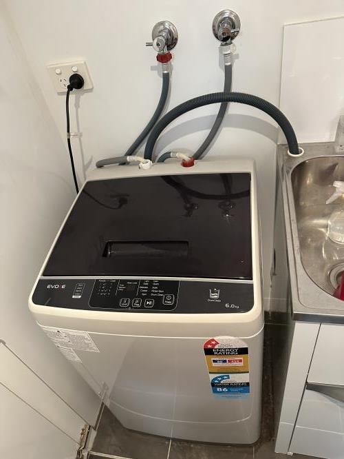 Second-hand Evoke 6kg Top Load Washing Machine