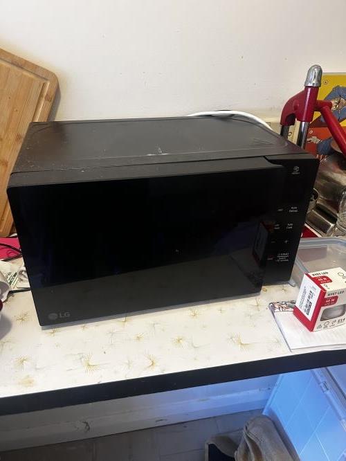 Second-hand LG Microwave
