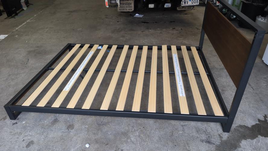 Second-hand Queen Size Bed Frame - Photo 1)