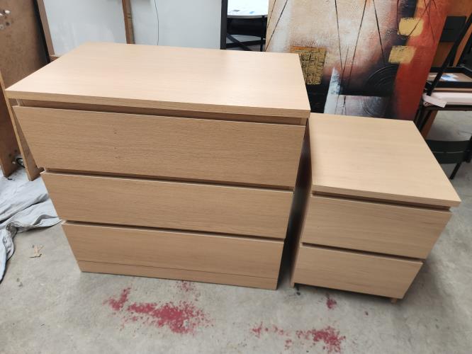 Second-hand Chest of 3 Drawers and Matching Bedside Table