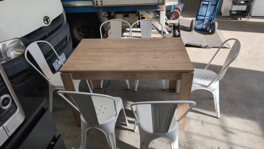 Second-hand Dining Table with 6 Chairs - Photo 1)