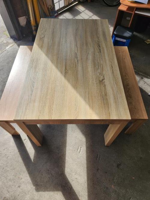 Second-hand Dining Table with 2 Bench Seats - Photo 1)