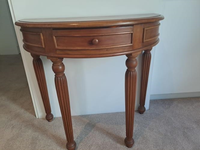Second-hand Hall Table
