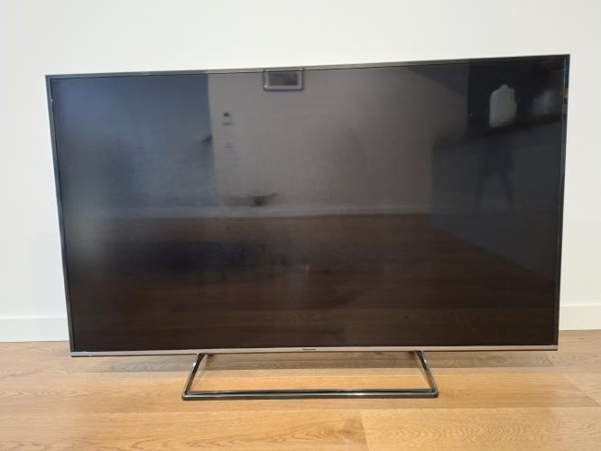Second-hand Panasonic 65\" Smart TV - Photo 1)