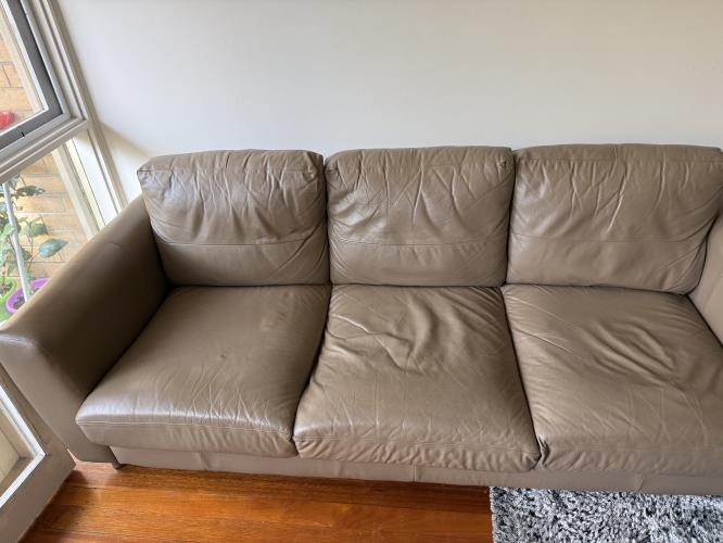 Second-hand Three Seater Sofa - Photo 1)
