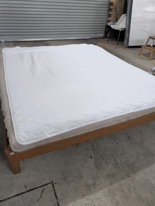 Second-hand King Size Bed Frame with Thin Flexible Mattress - Photo 1)