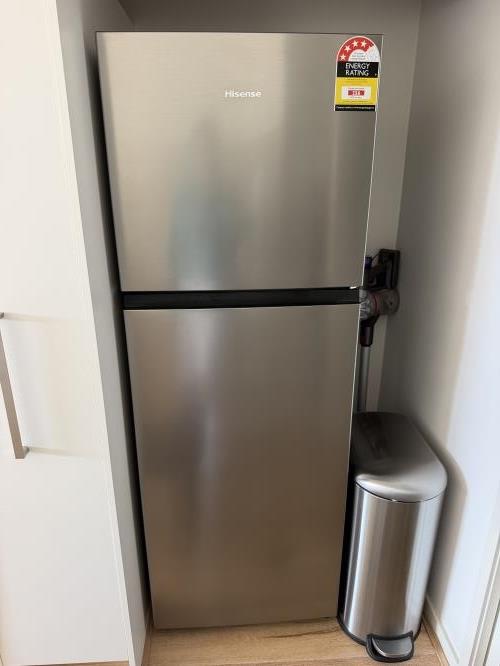 Second-hand Hisense 326L Top Mount Fridge