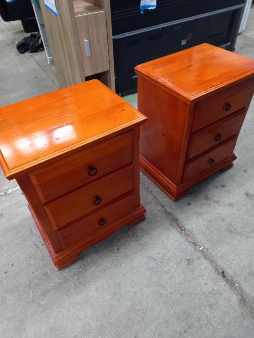 Second-hand Set of 2 Bedside Tables - Photo 1)