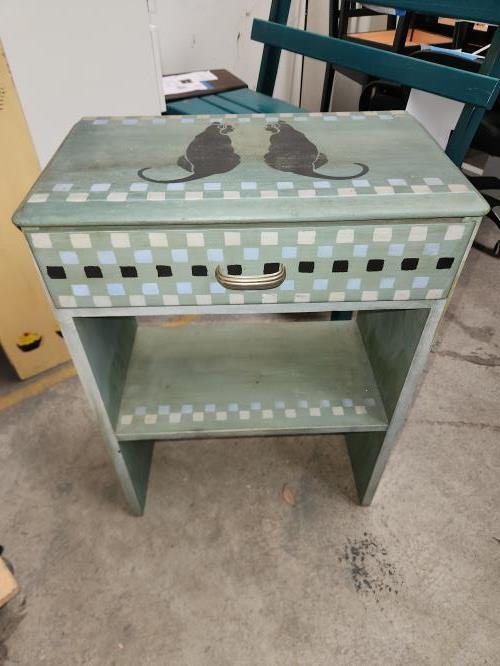 Second-hand Side Table - Photo 1)