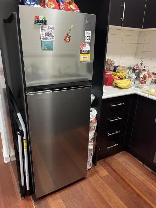 Second-hand LG 243L Top Mount Fridge