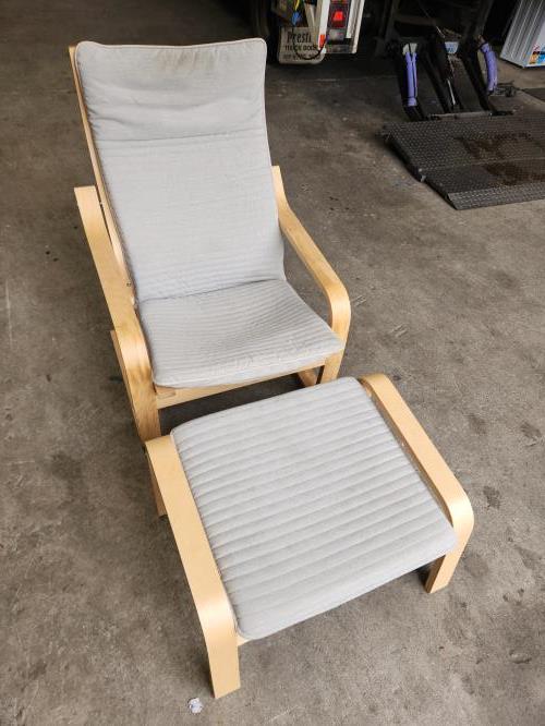 Second-hand Rocking Chair with Foot Rest - Photo 1)