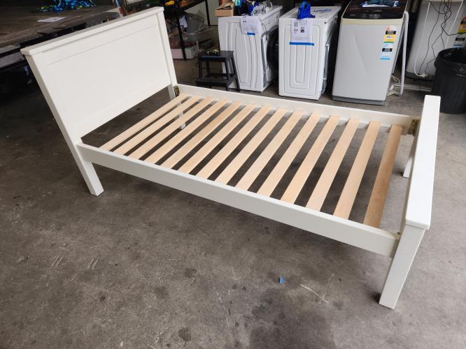 Second-hand King Single Bed Frame - Photo 1)