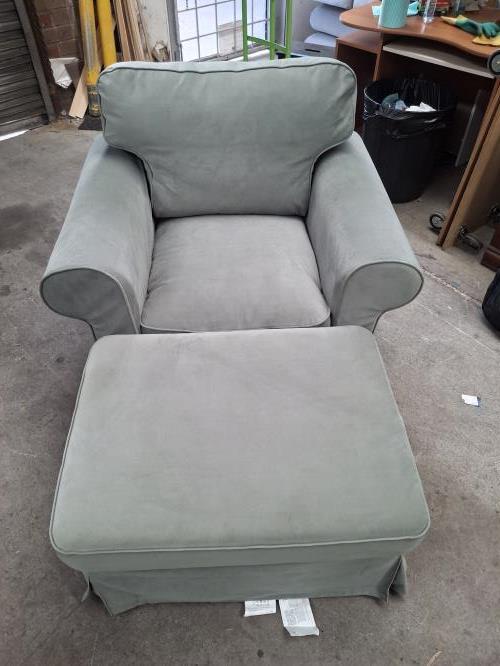 Second-hand Armchair with Matching Ottoman - Photo 1)