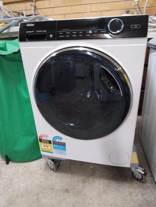 Second-hand Haier 9kg Front Load Washing Machine
