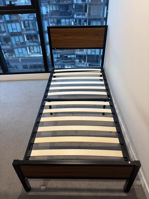 Second-hand Single Bed Frame - Photo 1)