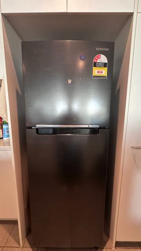 Second-hand Samsung 305L Top Mount Fridge