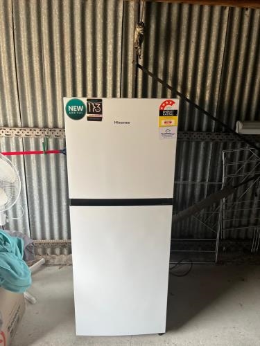 Second-hand Hisense 205L Top Mount Fridge