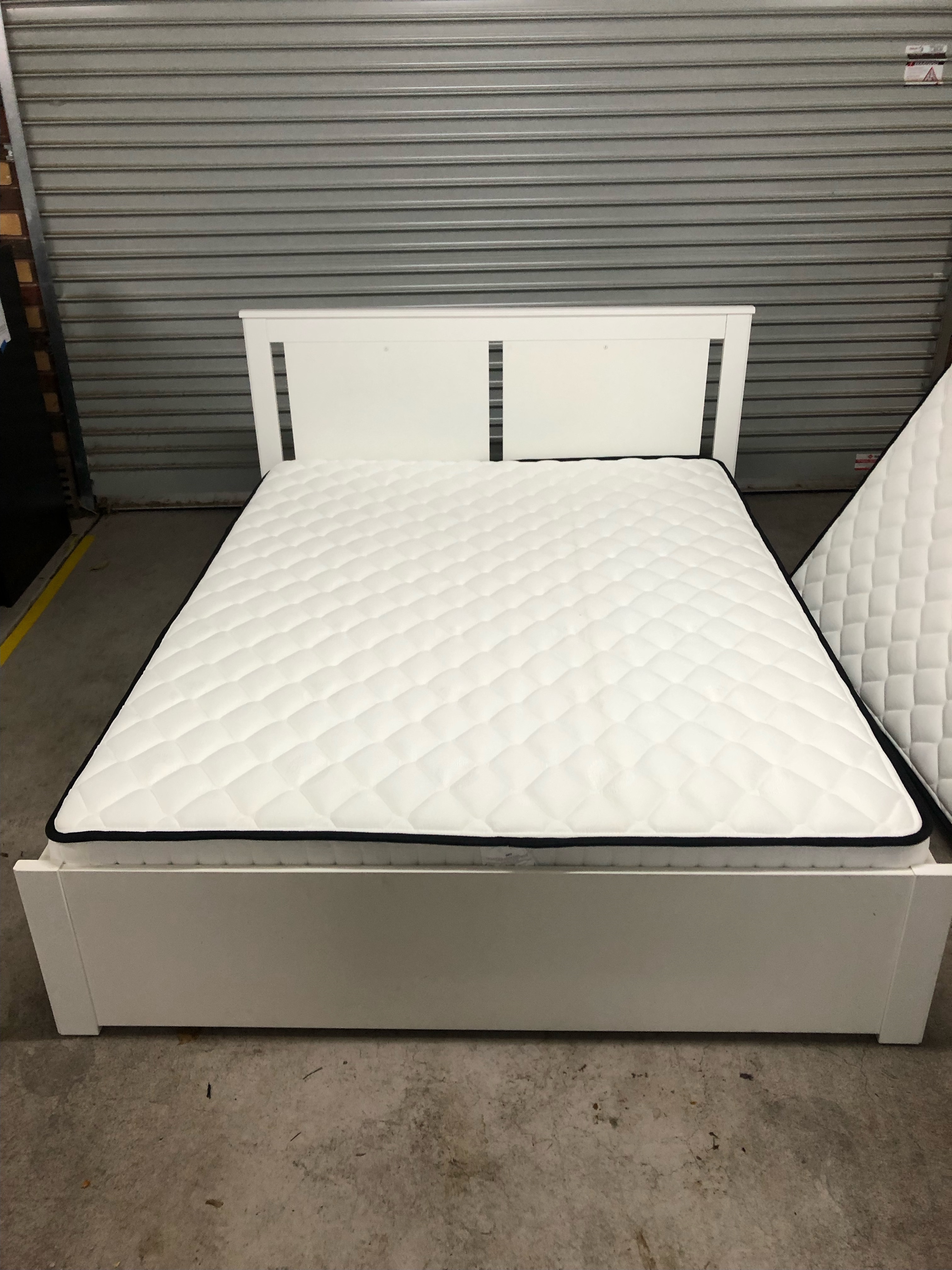 Queen Spring Mattress (Bed frame not included) - Photo 1)