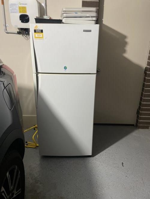 Second-hand Westinghouse 420L Top Mount Fridge - Photo 1)