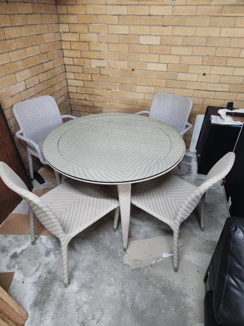 Second-hand Glass Top Outdoor Table with 4 Chairs - Photo 1)