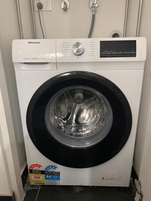 Second-hand Hisense 7.5kg Front Load Washing Machine - Photo 1)