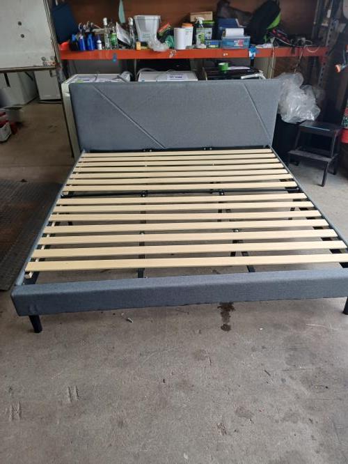Second-hand King Size Bed Frame - Photo 1)