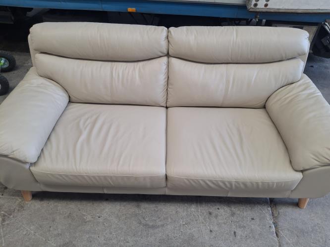 Second-hand Sofa - Photo 1)