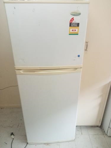 Second-hand Westinghouse 392L Top Mount Fridge