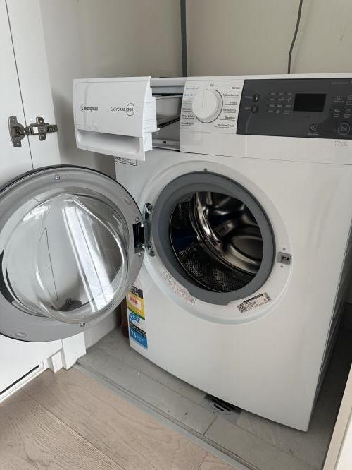 Second-hand Westinghouse 7.5kg Front Load Washing Machine