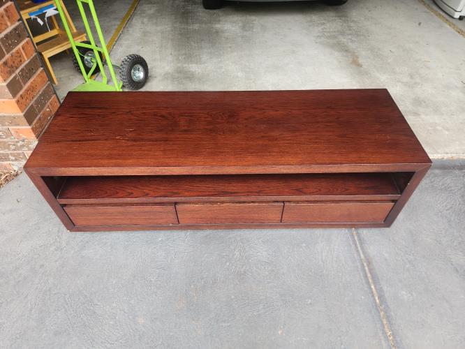 Second-hand Entertainment Unit - Photo 1)