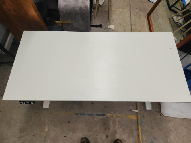 Second-hand Power Operated Height-Adjustable Desk - Photo 1)