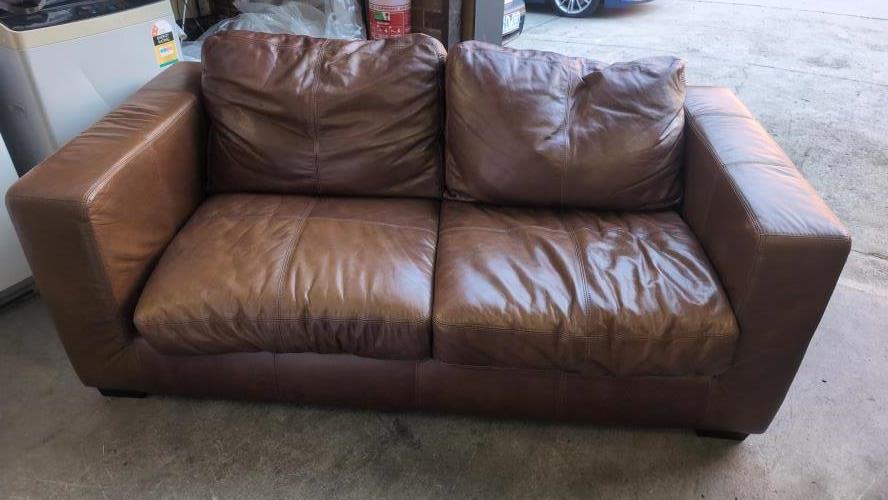 Second-hand Sofa - Photo 1)