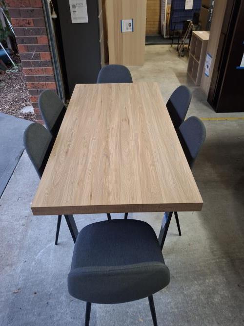 Second-hand Dining Table with 6 Chairs - Photo 1)