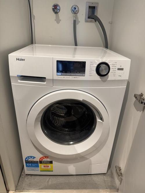 Second-hand Haier 7.5kg Front Load Washing Machine