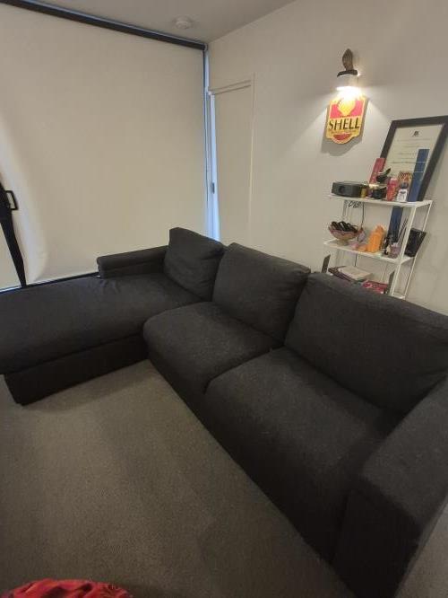 Second-hand 4 Seater L-Shape Sofa with Chaise - Photo 1)