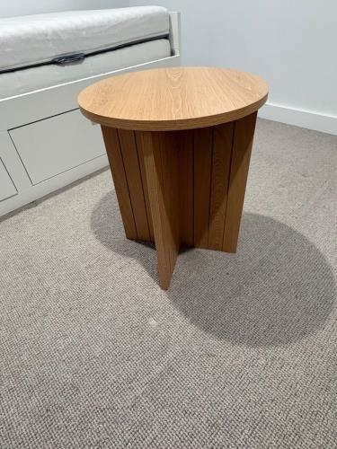 Second-hand Side Table - Photo 1)