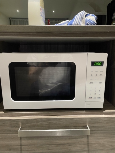 Second-hand Brilliant Basics Microwave