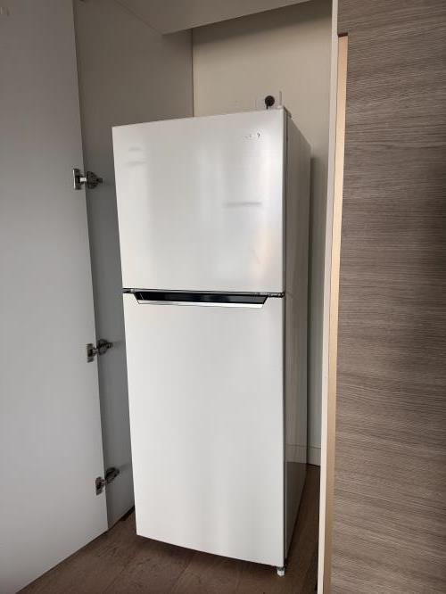 Second-hand Chiq 216L Top Mount Fridge
