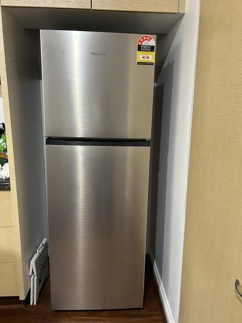 Second-hand Hisense 326L Top Mount Fridge