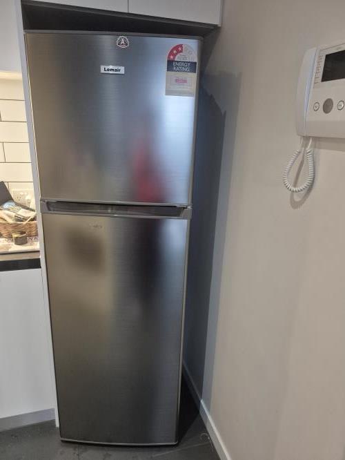Second-hand Lemair 269L Top Mount Fridge - Photo 1)