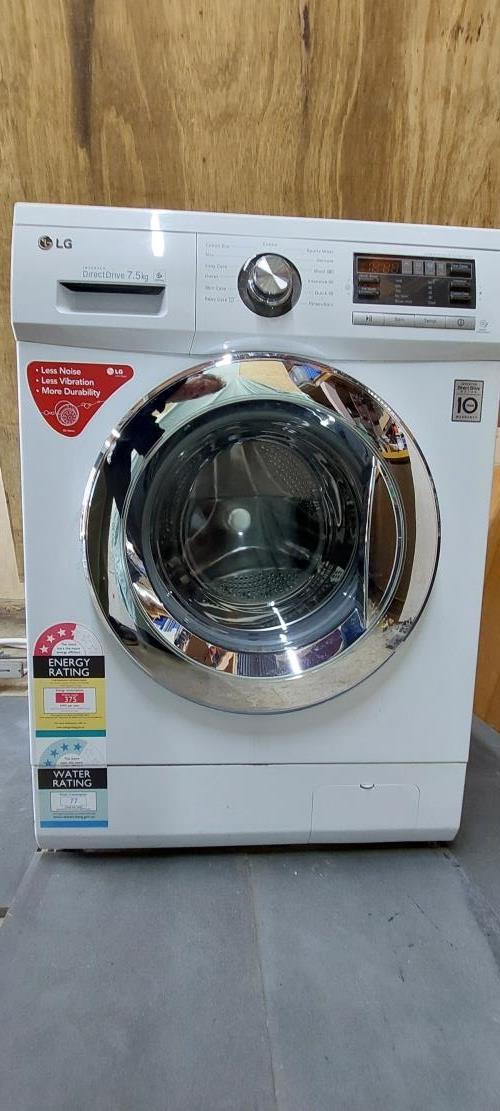 Second-hand LG 7.5kg Front Load Washing Machine - Photo 1)