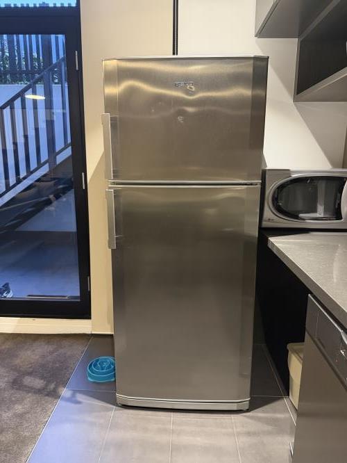 Second-hand Beko 415L Top Mount Fridge - Photo 1)